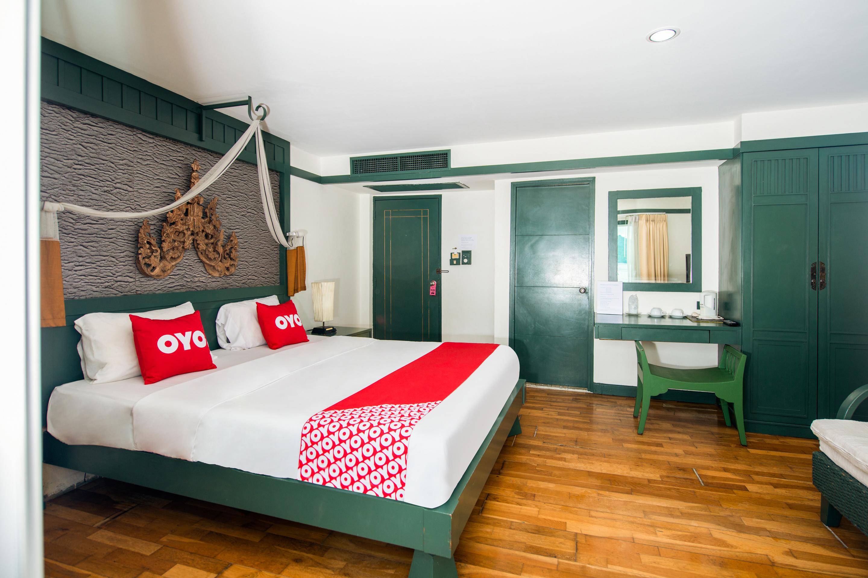 Oyo 255 The Ocean Hotel Patong Exterior foto