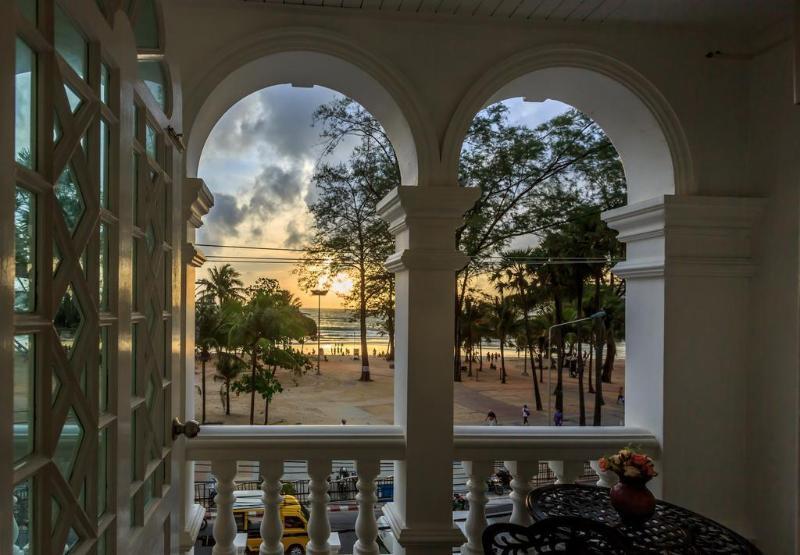 Oyo 255 The Ocean Hotel Patong Exterior foto