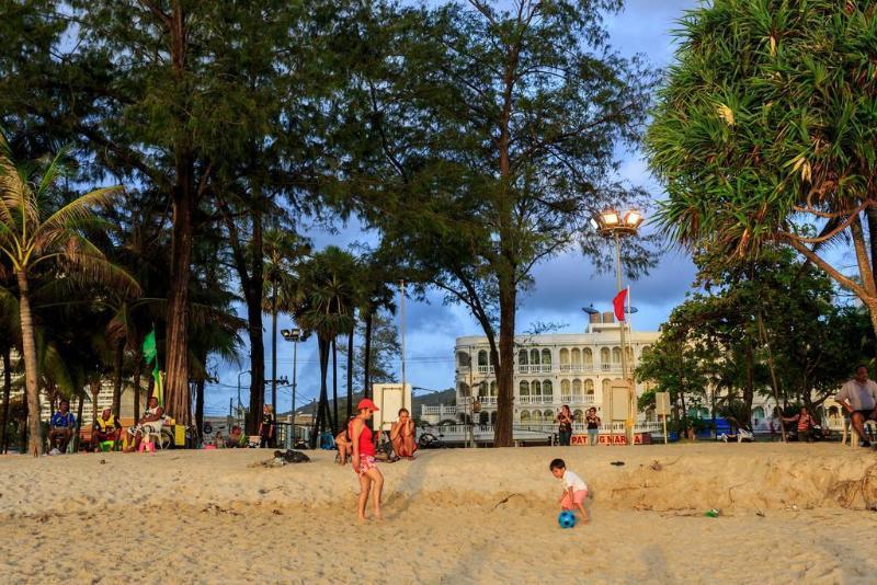 Oyo 255 The Ocean Hotel Patong Exterior foto