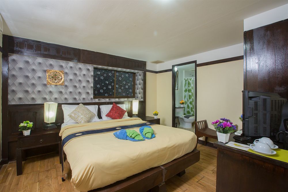 Oyo 255 The Ocean Hotel Patong Exterior foto
